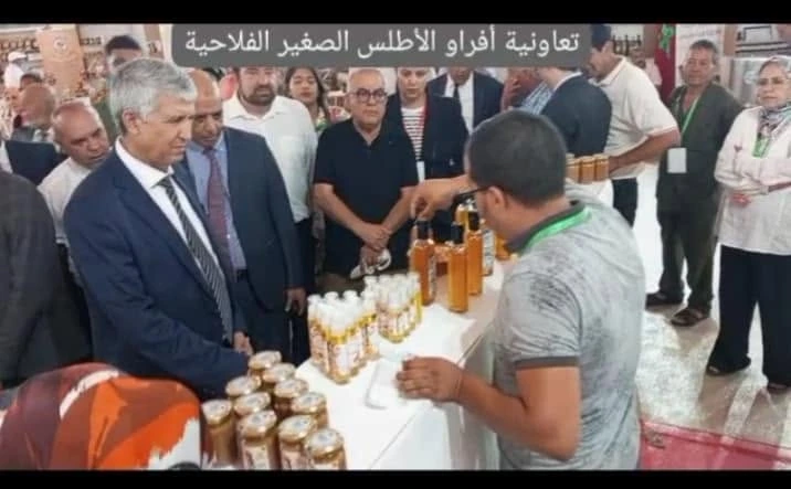 زوار رواق تعاونية أفراو في السعيدية